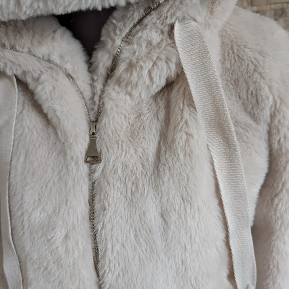 Faux Fur Hooded Cream Beige Cropped Jacket Elevated Loungewear Quiet Luxury XS - Picture 3 of 13